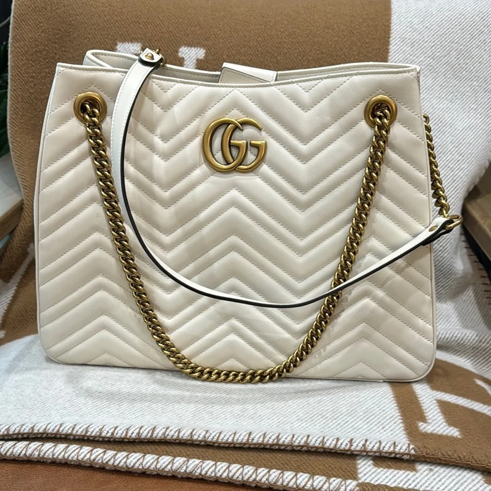 Gucci White and Gold Chevron Shoulder Bag